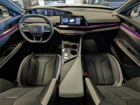 Changan UNI-V I с пробегом 2024 года, цена 2 299 500 рублей, 5650 км, лифтбек, Автокод Объявления