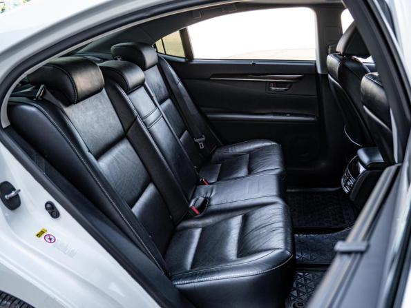 Lexus ES VI с пробегом 2013 года, цена 2 240 000 рублей, 108595 км, седан, Автокод Объявления