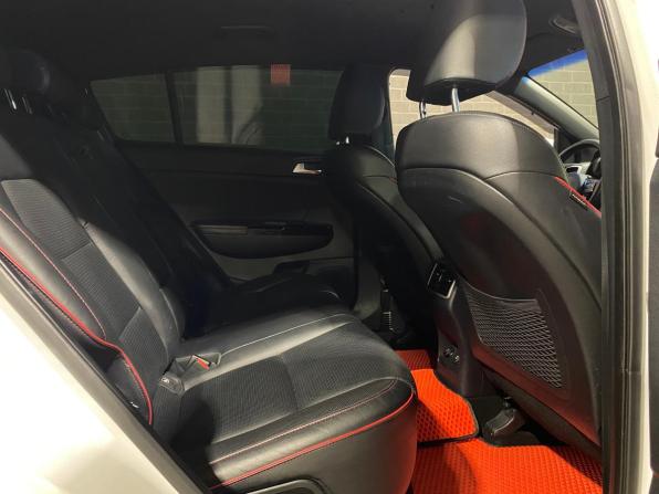 Kia Sportage IV Рестайлинг с пробегом 2018 года, цена 2 300 000 рублей, 200464 км, внедорожник, Автокод Объявления
