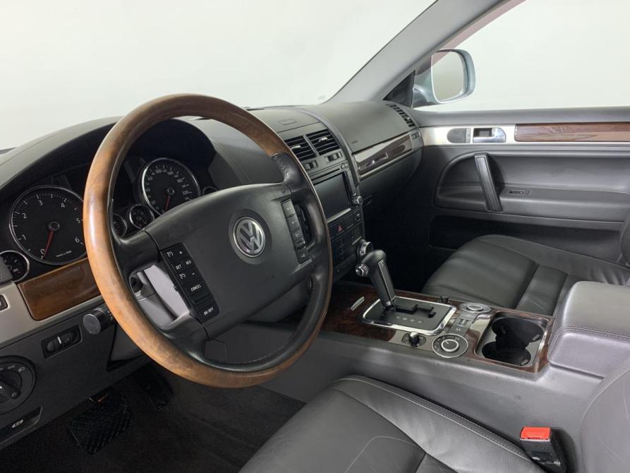 Volkswagen Touareg I Рестайлинг Москва  - изображение 11