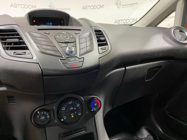 Ford Fiesta Mk6 Рестайлинг с пробегом 2016 года, цена 949 000 рублей, 74237 км, седан, Автокод Объявления