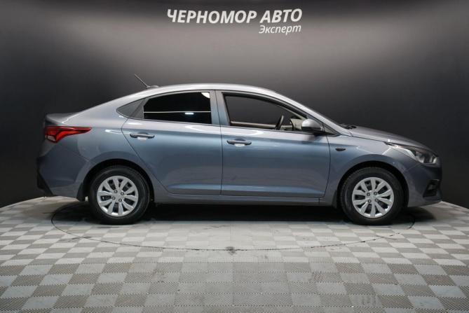Hyundai Solaris II с пробегом 2017 года, цена 1 270 000 рублей, 149500 км, седан, Автокод Объявления