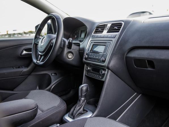 Volkswagen Polo V Рестайлинг с пробегом 2017 года, цена 1 078 000 рублей, 191352 км, седан, Автокод Объявления
