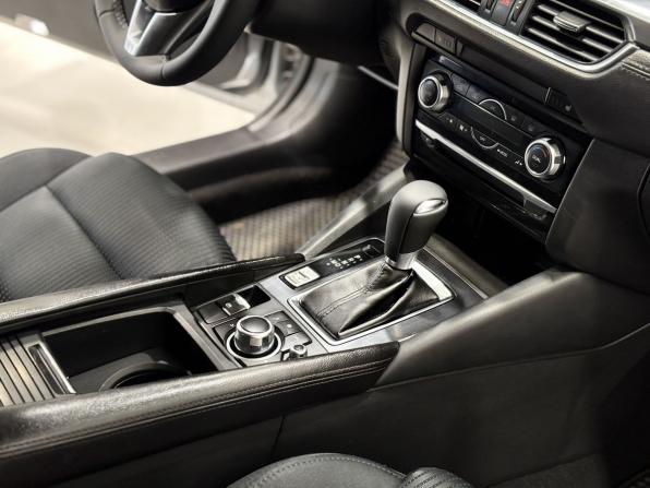 Mazda 6 III (GJ) Рестайлинг с пробегом 2015 года, цена 1 499 000 рублей, 220000 км, седан, Автокод Объявления