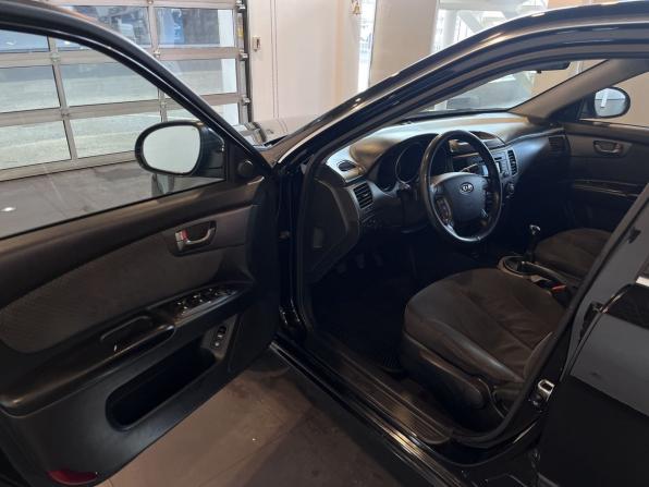 Kia Magentis II Рестайлинг с пробегом 2010 года, цена 570 000 рублей, 289908 км, седан, Автокод Объявления