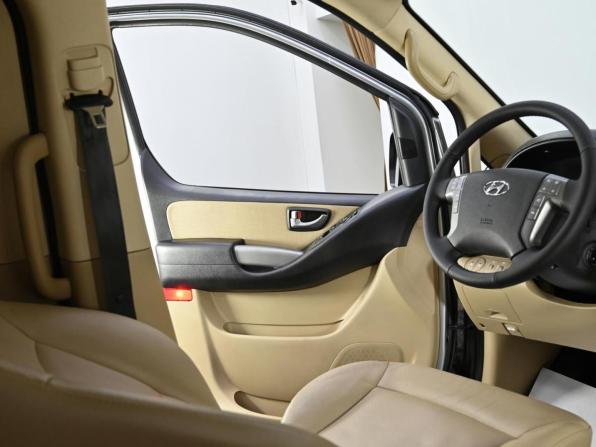Hyundai H-1 II Рестайлинг 2 с пробегом 2019 года, цена 2 549 000 рублей, 115000 км, минивэн, Автокод Объявления