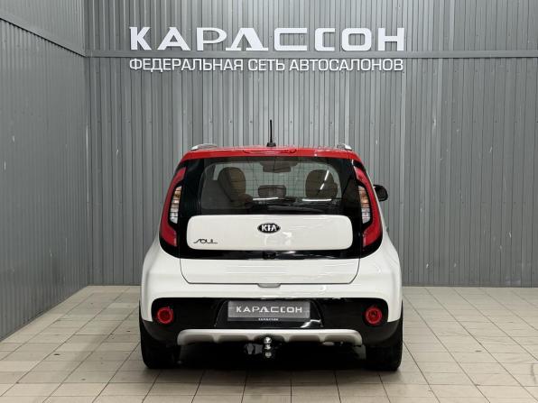 Kia Soul II Рестайлинг с пробегом 2018 года, цена 1 560 000 рублей, 122817 км, хэтчбек, Автокод Объявления