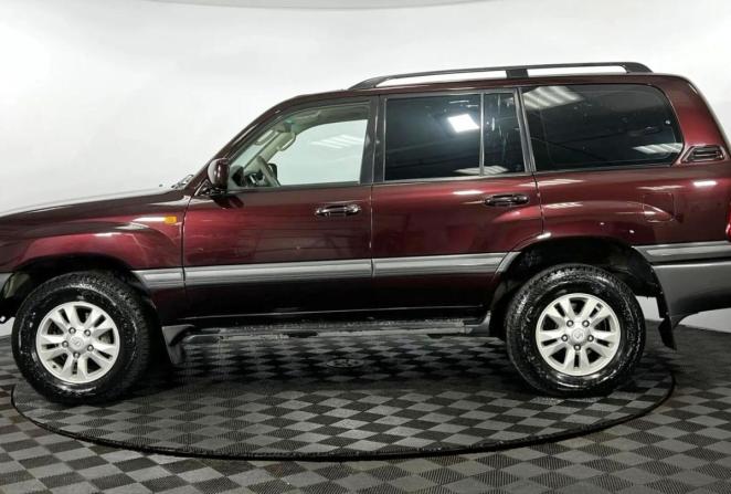 Toyota Land Cruiser 100 Series Рестайлинг 1 с пробегом 2005 года, цена 2 150 000 рублей, 284942 км, внедорожник, Автокод Объявления