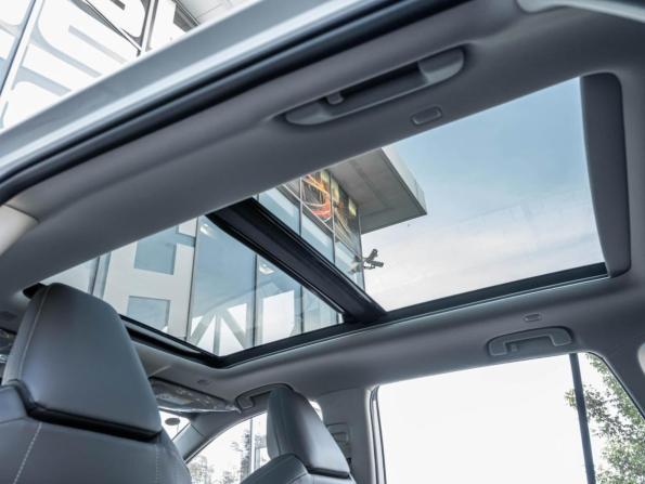 Toyota RAV4 VI (XA60) с пробегом 2025 года, цена 4 347 800 рублей, 38 км, внедорожник, Автокод Объявления