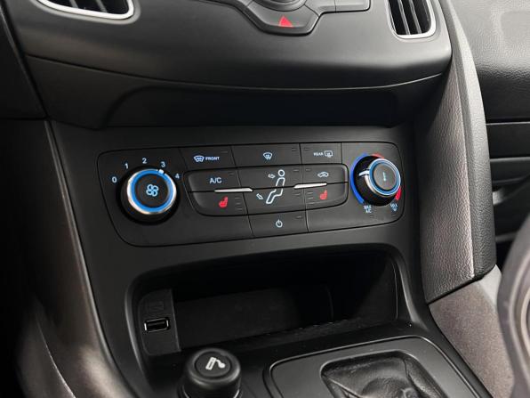 Ford Focus III с пробегом 2015 года, цена 985 000 рублей, 109050 км, хэтчбек, Автокод Объявления