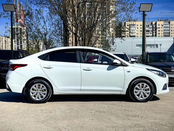 Hyundai Solaris II с пробегом 2018 года, цена 1 109 000 рублей, 178700 км, седан, Автокод Объявления