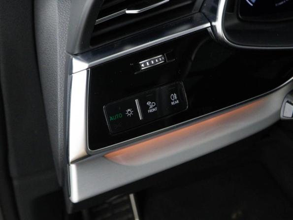 Audi Q8 I (4M) с пробегом 2019 года, цена 5 849 046 рублей, 140007 км, внедорожник, Автокод Объявления