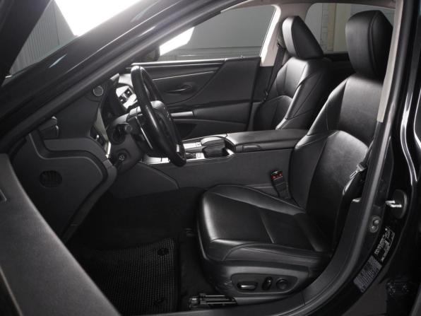 Lexus ES VII с пробегом 2020 года, цена 3 695 000 рублей, 131486 км, седан, Автокод Объявления