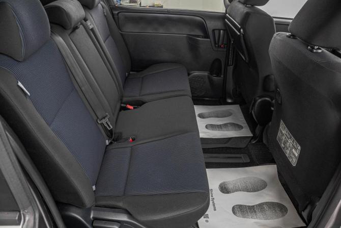 Toyota Voxy III (R80) Рестайлинг с пробегом 2018 года, цена 2 099 000 рублей, 147000 км, минивэн, Автокод Объявления