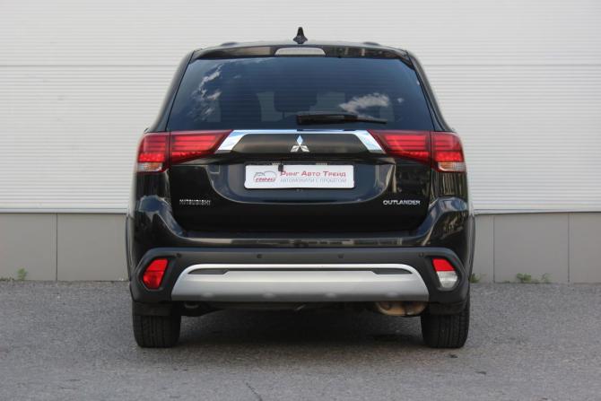 Mitsubishi Outlander III Рестайлинг 3 с пробегом 2019 года, цена 1 937 000 рублей, 137976 км, внедорожник, Автокод Объявления