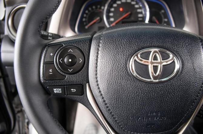 Toyota RAV4 IV (XA40) с пробегом 2013 года, цена 1 799 000 рублей, 180971 км, внедорожник, Автокод Объявления