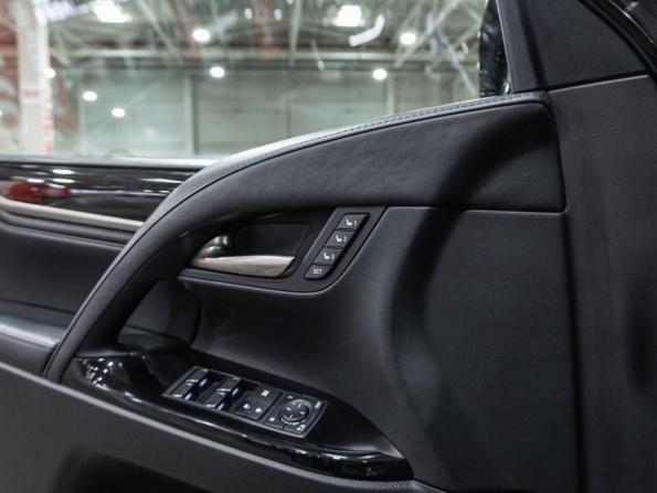 Lexus LX III Рестайлинг 2 с пробегом 2020 года, цена 8 299 700 рублей, 140935 км, внедорожник, Автокод Объявления