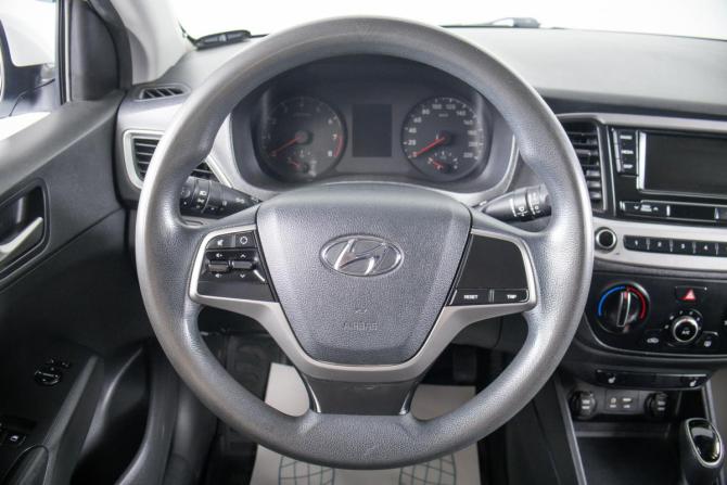 Hyundai Solaris II с пробегом 2018 года, цена 1 429 000 рублей, 175000 км, седан, Автокод Объявления