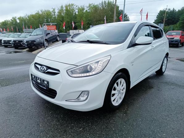 Hyundai Solaris I Рестайлинг с пробегом 2014 года, цена 849 995 рублей, 121332 км, хэтчбек, Автокод Объявления