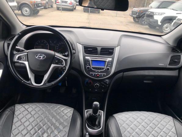 Hyundai Solaris I с пробегом 2013 года, цена 735 000 рублей, 199438 км, седан, Автокод Объявления