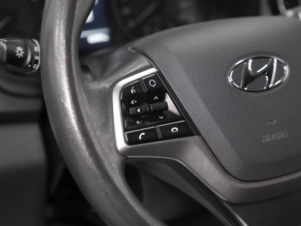 Hyundai Solaris II Рестайлинг с пробегом 2020 года, цена 1 370 000 рублей, 68000 км, седан, Автокод Объявления