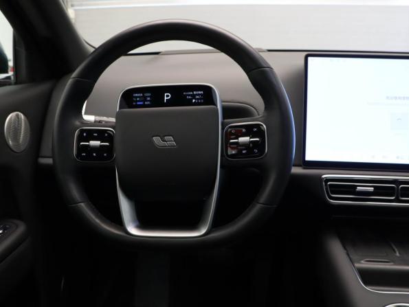 Li Auto (Lixiang) L9 I Рестайлинг с пробегом 2024 года, цена 7 375 000 рублей, 56300 км, внедорожник, Автокод Объявления