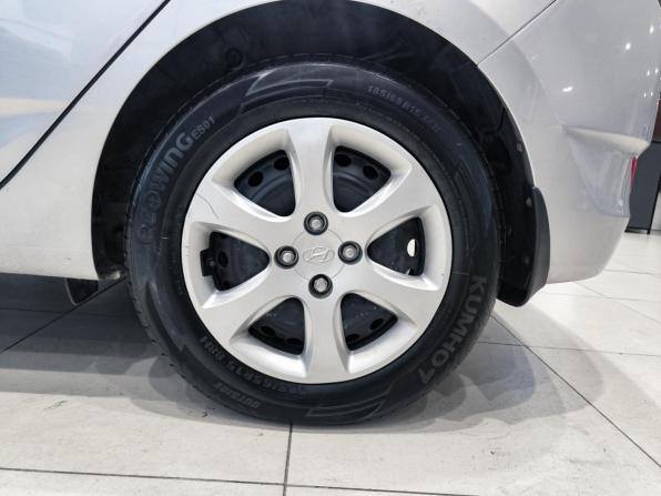 Hyundai Solaris I с пробегом 2014 года, цена 650 000 рублей, 124748 км, хэтчбек, Автокод Объявления