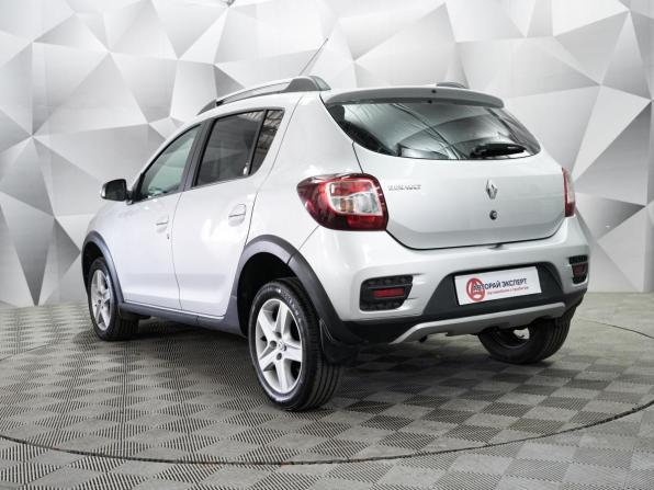 Renault Sandero II с пробегом 2017 года, цена 1 130 000 рублей, 17876 км, хэтчбек, Автокод Объявления