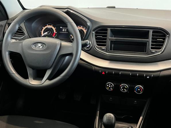 Lada (ВАЗ) Vesta I Рестайлинг (NG) с пробегом 2024 года, цена 1 380 000 рублей, 5317 км, седан, Автокод Объявления