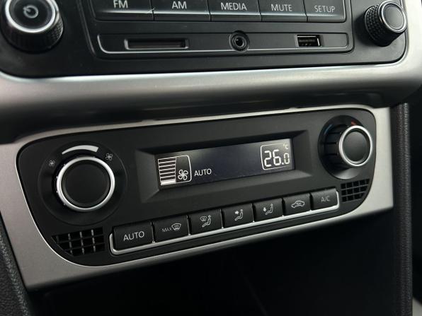 Volkswagen Polo V Рестайлинг с пробегом 2016 года, цена 1 090 000 рублей, 128350 км, седан, Автокод Объявления