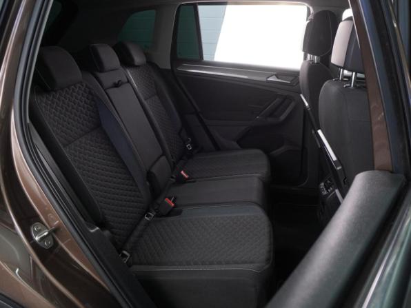 Volkswagen Tiguan II с пробегом 2018 года, цена 1 908 000 рублей, 138028 км, внедорожник, Автокод Объявления