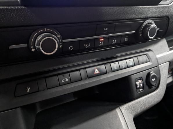 Peugeot Expert III с пробегом 2018 года, цена 2 219 300 рублей, 76135 км, фургон, Автокод Объявления