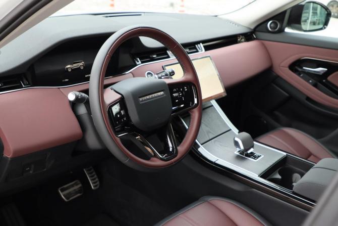 Land Rover Range Rover Evoque II Рестайлинг с пробегом 2025 года, цена 5 990 000 рублей, 21 км, внедорожник, Автокод Объявления