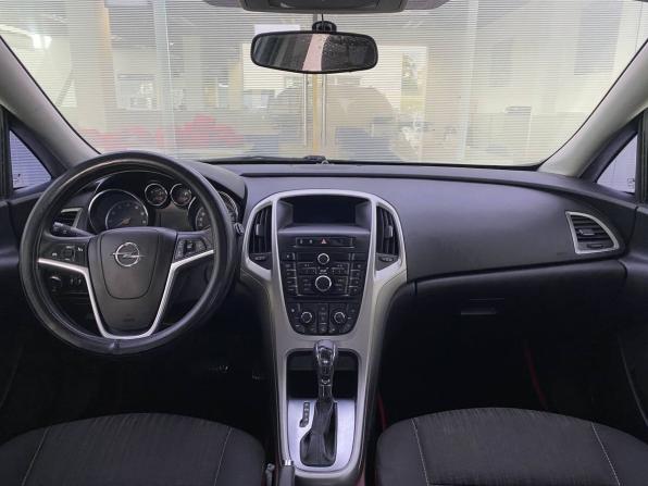 Opel Astra J с пробегом 2011 года, цена 710 000 рублей, 178973 км, хэтчбек, Автокод Объявления