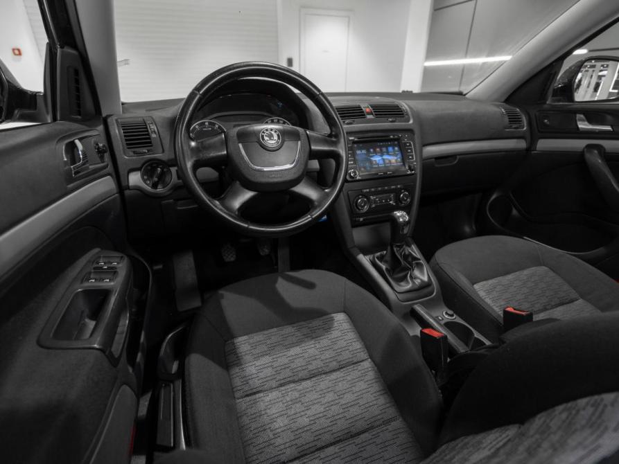 Skoda Octavia II (A5) Рестайлинг Москва  - изображение 7