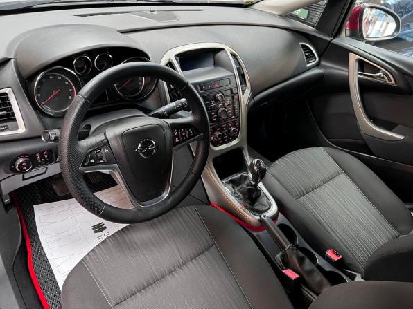 Opel Astra J с пробегом 2011 года, цена 745 000 рублей, 159149 км, хэтчбек, Автокод Объявления
