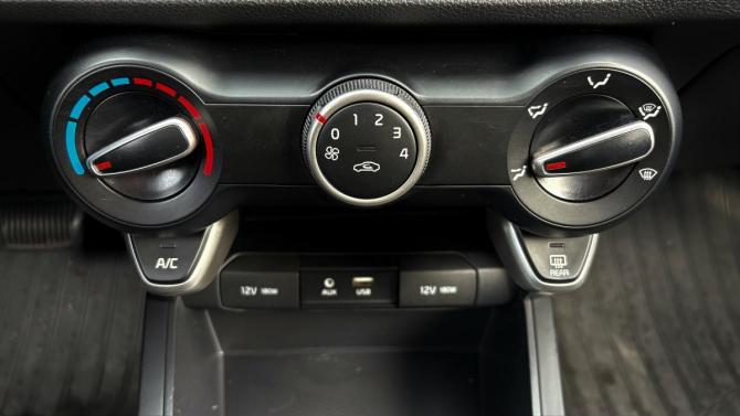 Kia Rio IV с пробегом 2019 года, цена 1 649 000 рублей, 92032 км, седан, Автокод Объявления