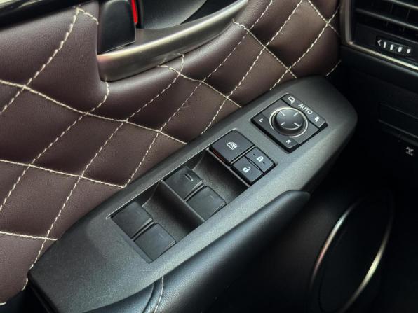 Lexus NX I с пробегом 2015 года, цена 2 449 000 рублей, 282823 км, внедорожник, Автокод Объявления