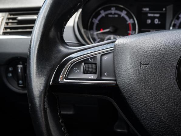 Skoda Octavia III (A7) Рестайлинг с пробегом 2018 года, цена 1 830 000 рублей, 166233 км, лифтбек, Автокод Объявления