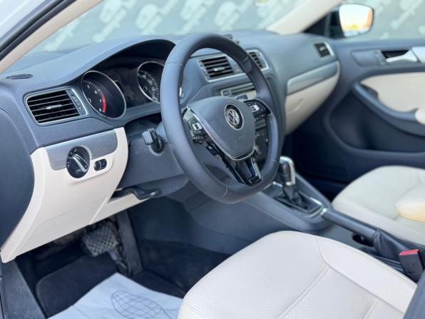 Volkswagen Jetta VI Рестайлинг с пробегом 2017 года, цена 1 345 000 рублей, 109000 км, седан, Автокод Объявления