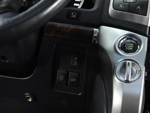 Toyota Land Cruiser 200 Series Рестайлинг 1 с пробегом 2014 года, цена 3 499 000 рублей, 169000 км, внедорожник, Автокод Объявления