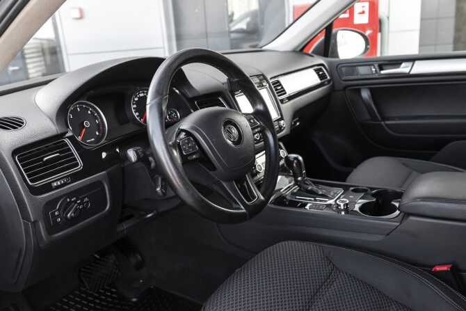 Volkswagen Touareg II с пробегом 2012 года, цена 1 720 000 рублей, 240232 км, внедорожник, Автокод Объявления