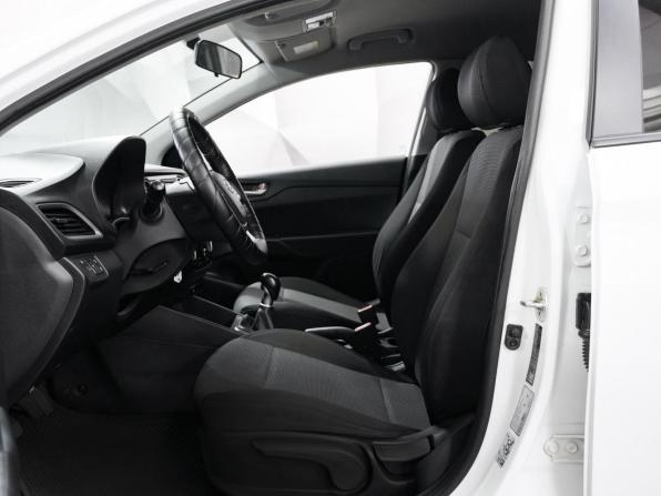 Hyundai Solaris II с пробегом 2017 года, цена 949 000 рублей, 181000 км, седан, Автокод Объявления