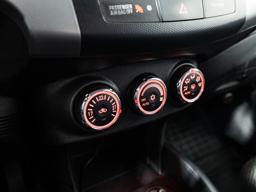 Mitsubishi Outlander II Рестайлинг Санкт-Петербург  - изображение 15
