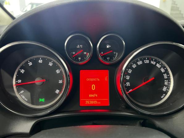 Opel Astra J Рестайлинг с пробегом 2013 года, цена 600 000 рублей, 263847 км, седан, Автокод Объявления