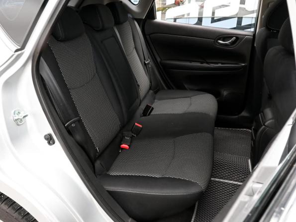 Nissan Tiida II с пробегом 2015 года, цена 1 064 900 рублей, 159948 км, хэтчбек, Автокод Объявления