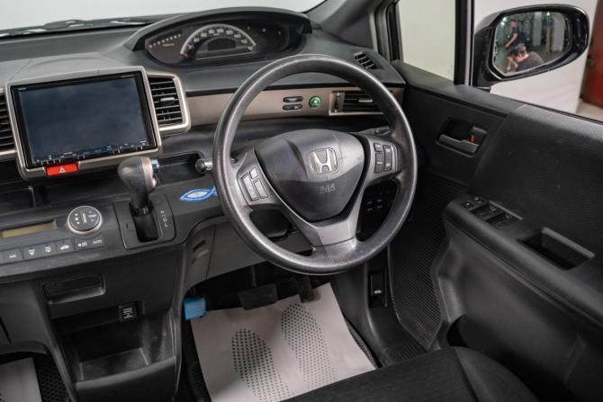 Honda Freed I Рестайлинг с пробегом 2012 года, цена 1 189 000 рублей, 157000 км, компактвэн, Автокод Объявления