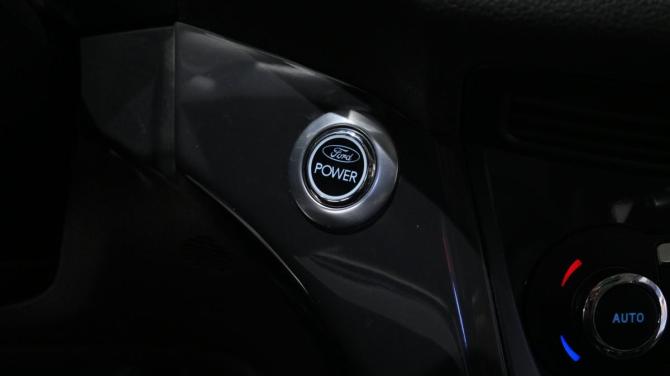 Ford Kuga II с пробегом 2013 года, цена 1 125 000 рублей, 156290 км, внедорожник, Автокод Объявления