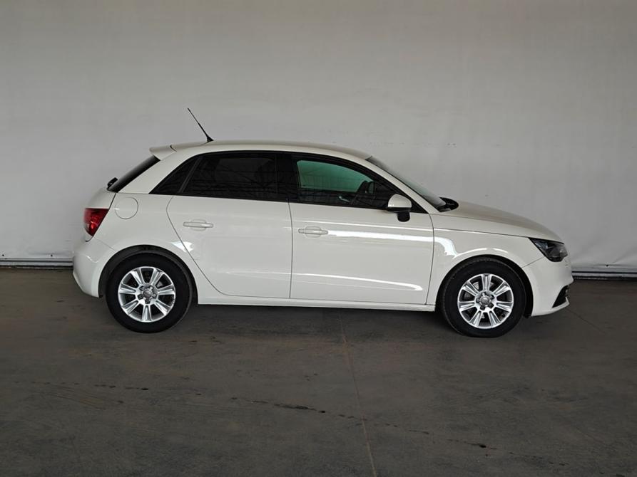 Audi A1 I (8X) Москва  - изображение 8