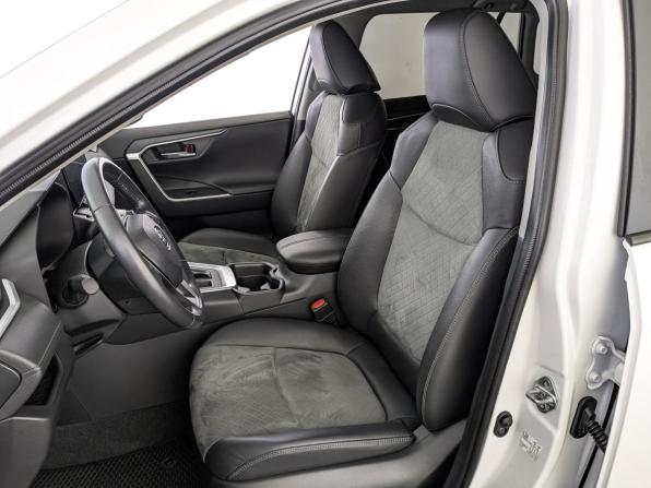 Toyota RAV4 V (XA50) с пробегом 2024 года, цена 3 950 000 рублей, 35198 км, внедорожник, Автокод Объявления
